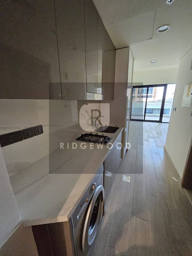 9 RIDGEWOOD REAL ESTATE 007 (14). jpg
