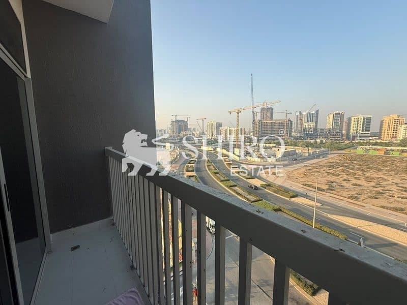 2 015 Balcony 1. jpeg