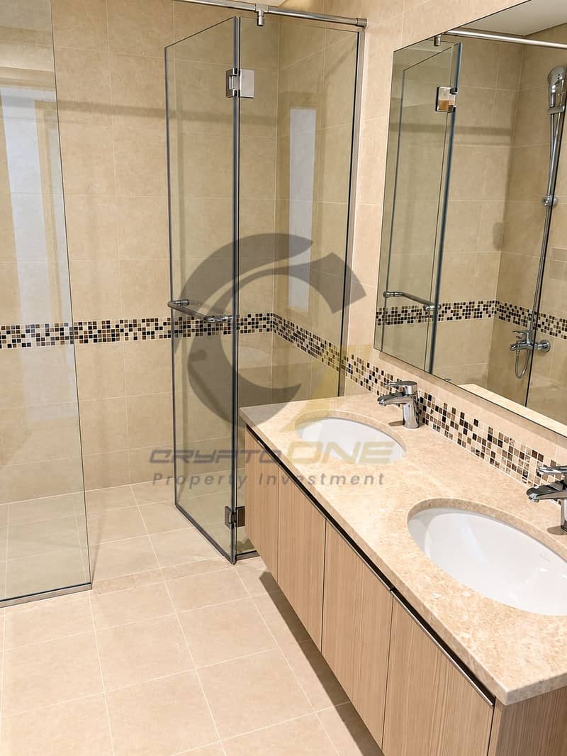 10 52352d63-32fd-4a65-83fb-a55f68b51eba. png