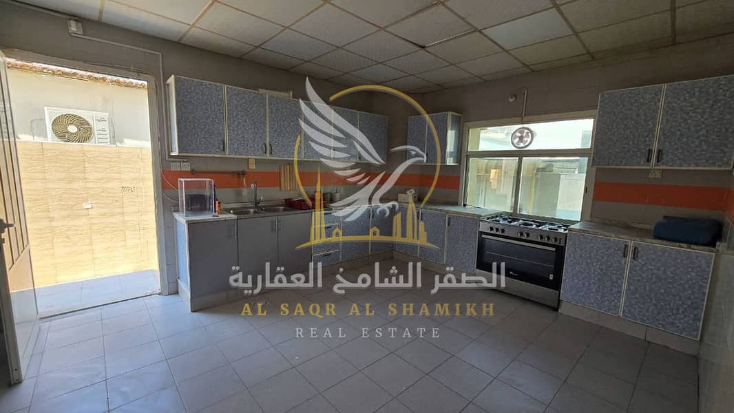 30 fyla-for-rent-5-bedroom-shrqan-alsharqa-property-14. jpg