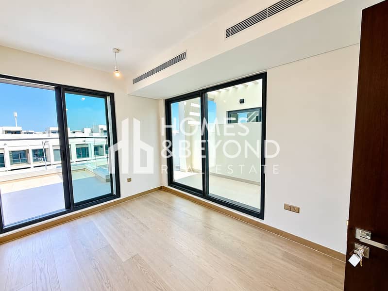 5 Bright Modern Room with Terrace Views (1). png