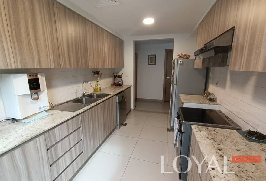 22 e98b9aed-fa29-4e2e-b85a-7dbe1fb51cb1. jpg