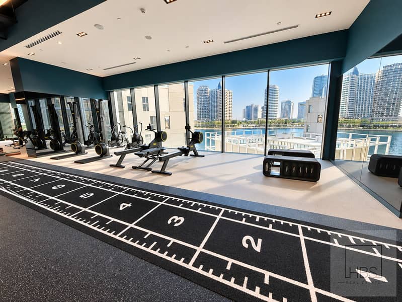 11 Luxury Gym with Marina Skyline Views. png