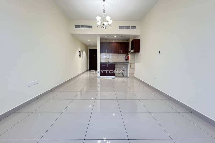 Квартира в Комплекс Дубай Резиденс,Этлала Резиденс 2, 42000 AED - 16754810 Квартира в Комплекс Дубай Резиденс,Этлала Резиденс 2, 42000 AED - 16754810