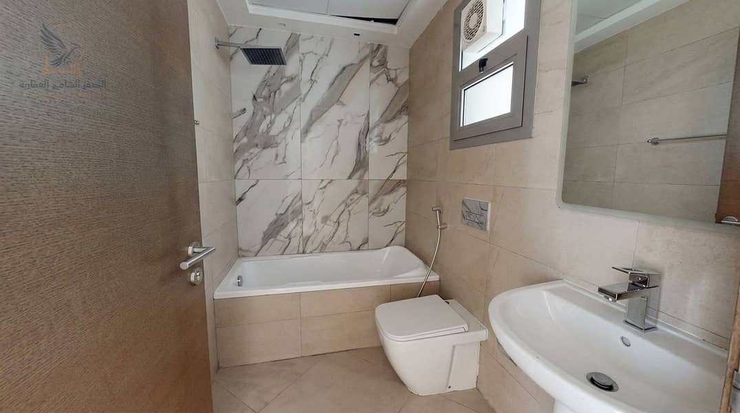12 Real_estate_photo_enhancement_in…_20261006115215. jpg