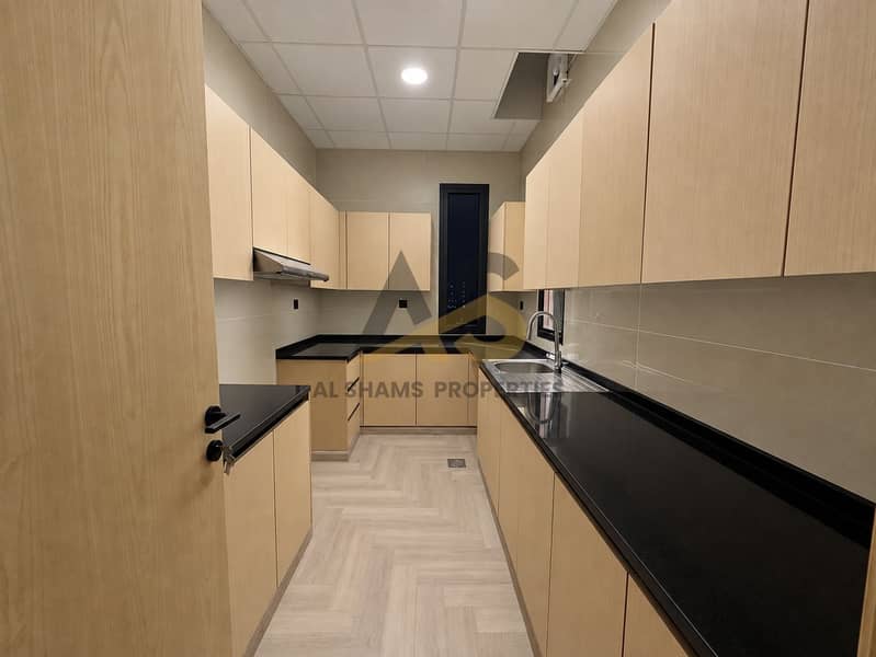 35 090F070B-8895-4454-A66D-2519C897023C. png