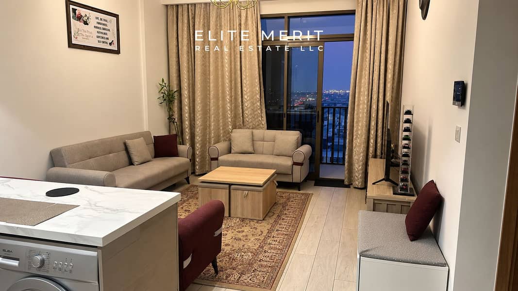 Уютная гостиная с видом на город. png Уютная гостиная с видом на город. png