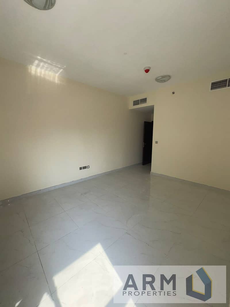 5 2c8387aa-efbe-436d-bc7c-b04741eec6ba. jpg