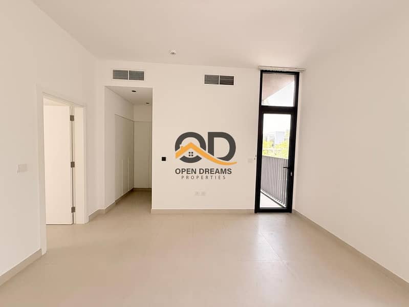 3 f74aed5e-f914-4621-8de5-14e461d332b7. jpg