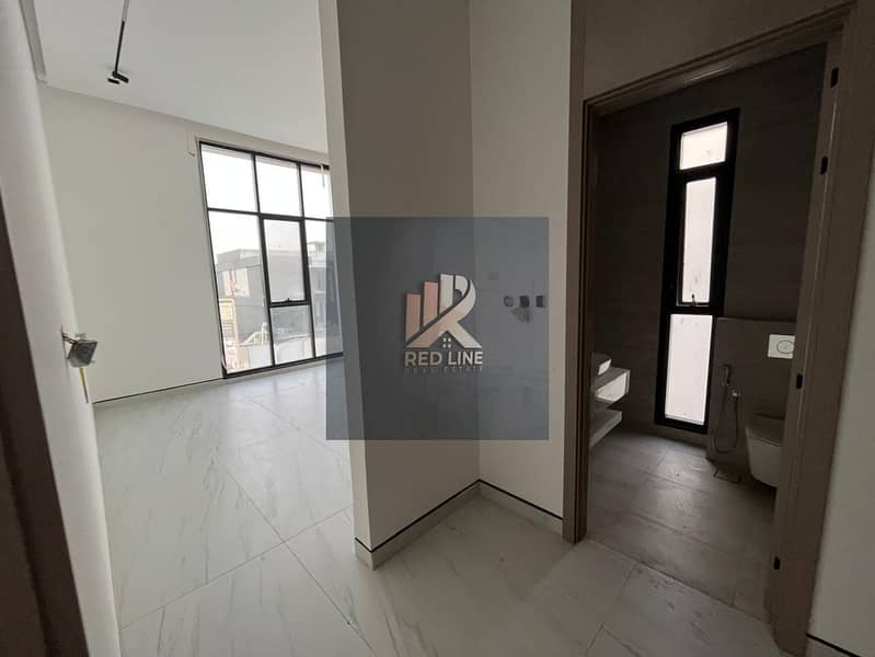 4 2fcbed0e-d25b-43fd-9dbd-b49ca5aeebb7. jpg