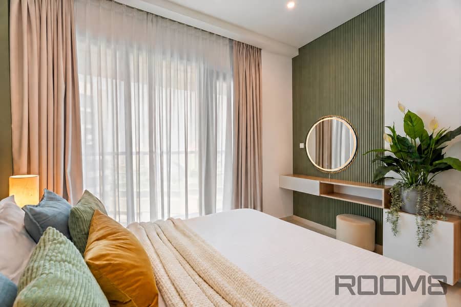 14 Seamless Modern Bedroom Retreat. png