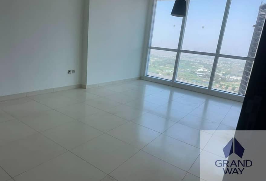 10 Luxury Marina Living | Spacious 3BR | Vacant — photo 10