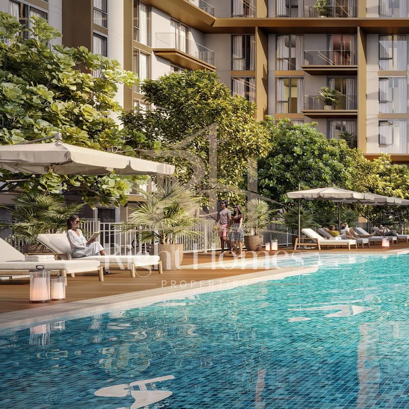9 03_pool_courtyard. jpg