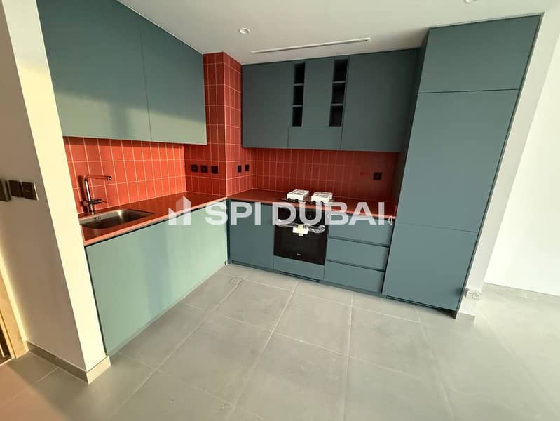 2 photo_5332298595337707559_y. jpg
