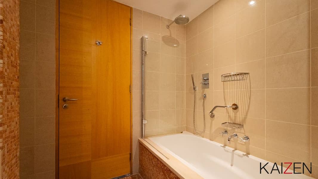 12 Burjuman Vista Units-802-02. jpg