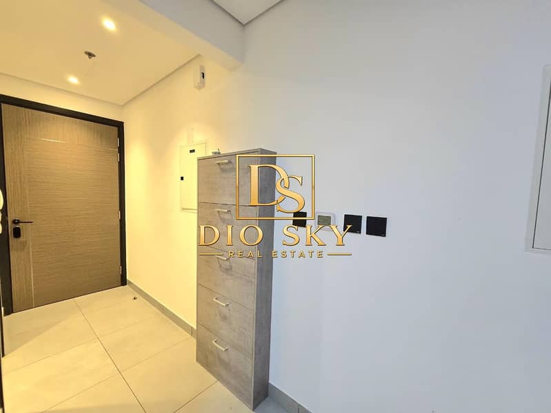 9 Image 9