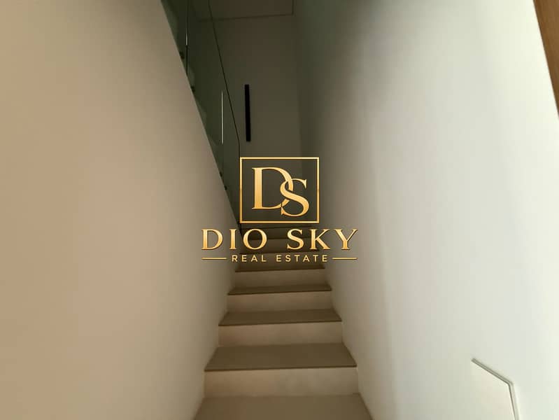 9 Image 9