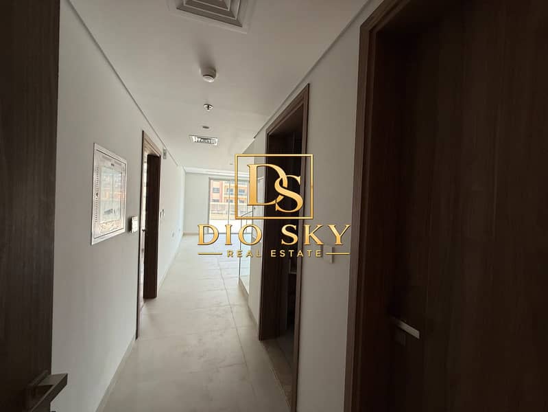 4 Image 4