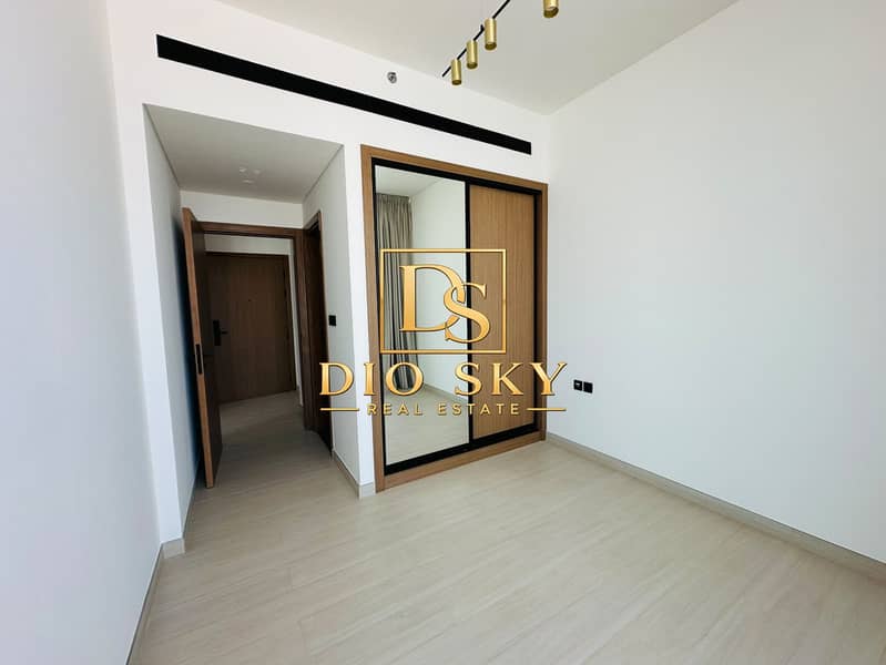6 Image 6