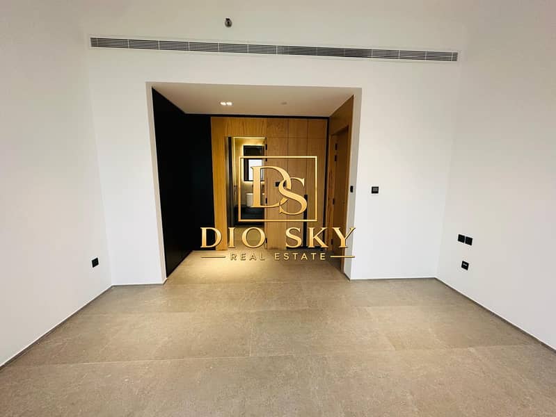 5 Image 5