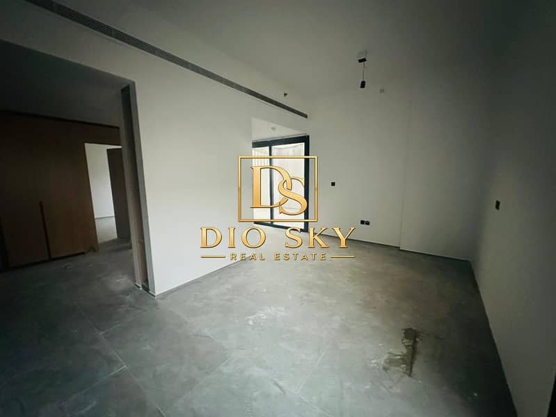 4 Image 4