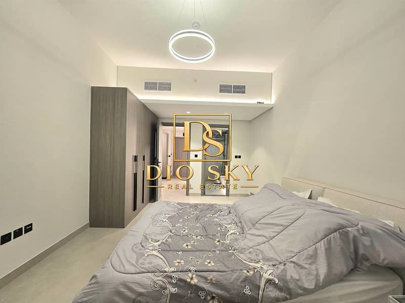 4 Image 4