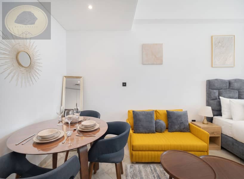 3 03_dining_and_sofa_area. jpg