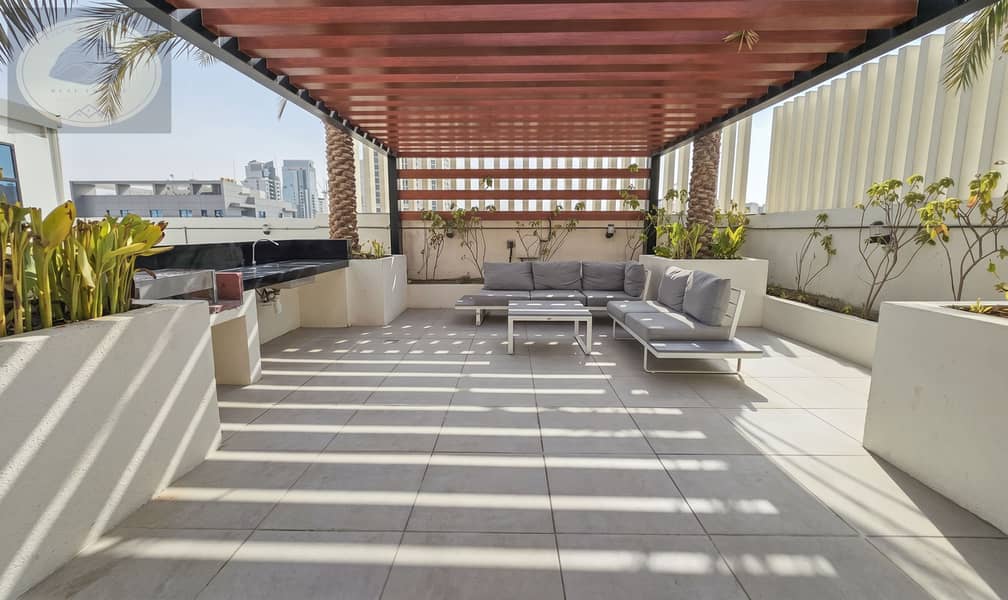 6 06_rooftop_seating_area. jpg