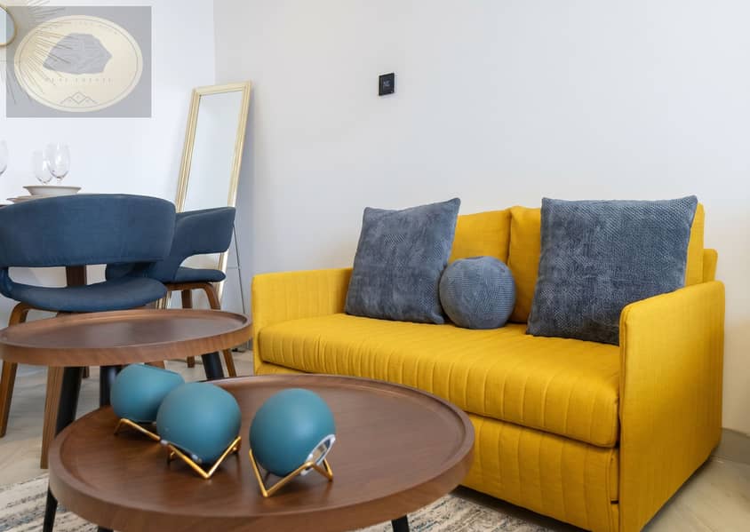 11 11_living_area_detail. jpg
