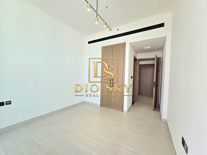 5 Image 5