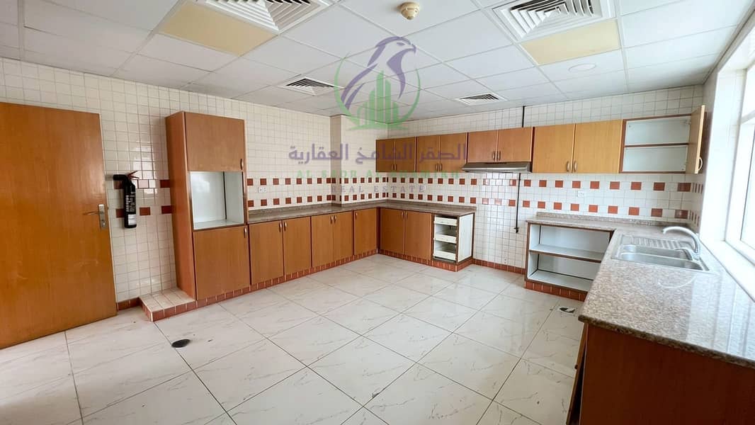 10 apartment-for-rent-5-bedroom-almjjaz-3-alsharqh-property-08. jpg