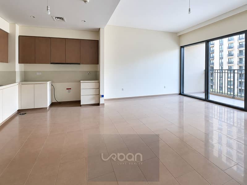 2 Bright Minimalist Apartment Interior. png