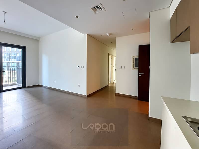 7 Empty Modern Apartment Interior. png