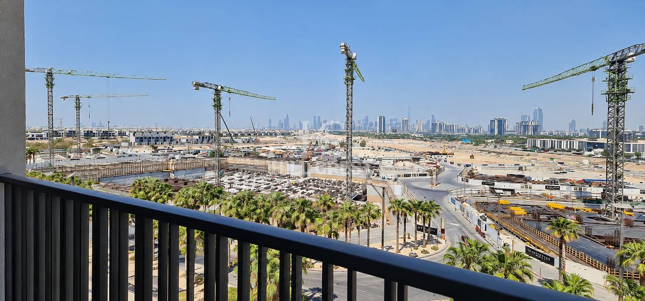 2 Dubai Skyline Construction Panorama. png