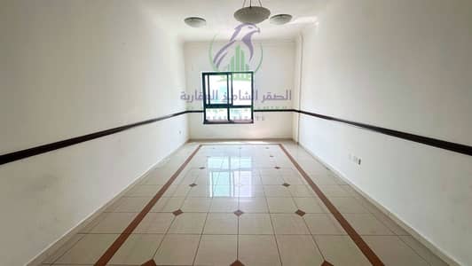 2 Schlafzimmer Wohnung zum Miete in Al Majaz, Sharjah - apartment-for-rent-2-bedroom-almjaz2-alsharqh-living-room-23. jpg 2 Schlafzimmer Wohnung zum Miete in Al Majaz, Sharjah - apartment-for-rent-2-bedroom-almjaz2-alsharqh-living-room-23. jpg