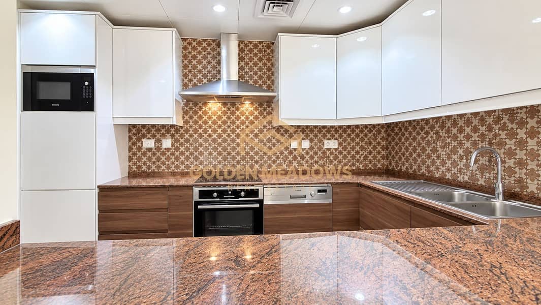 8 Modern U-Shaped Kitchen Interior. png