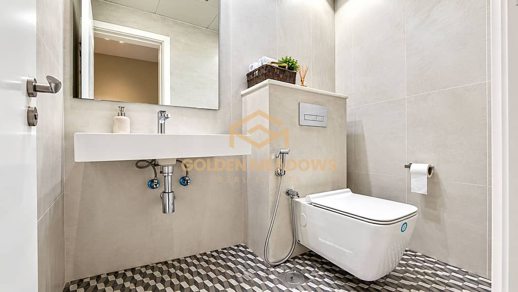 17 Modern Geometric Tile Bathroom. png