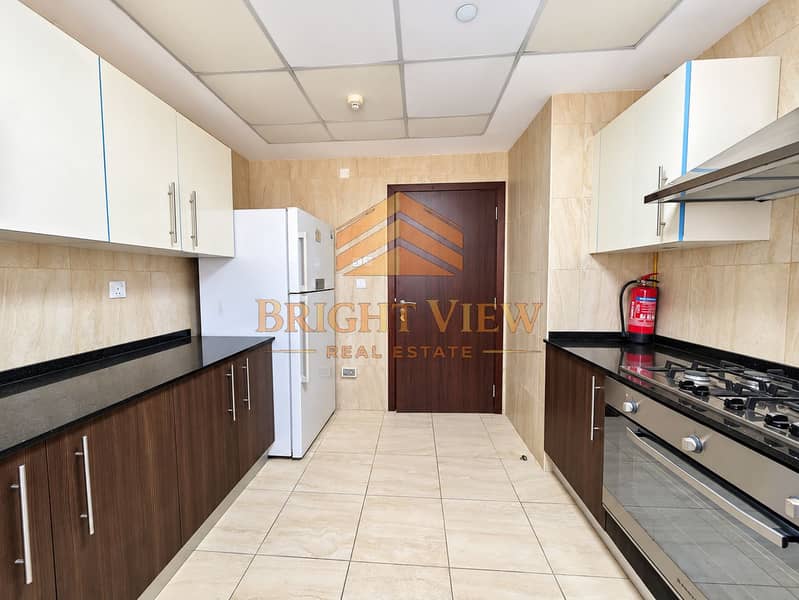 8 Premium kitchen in natural light-3. png