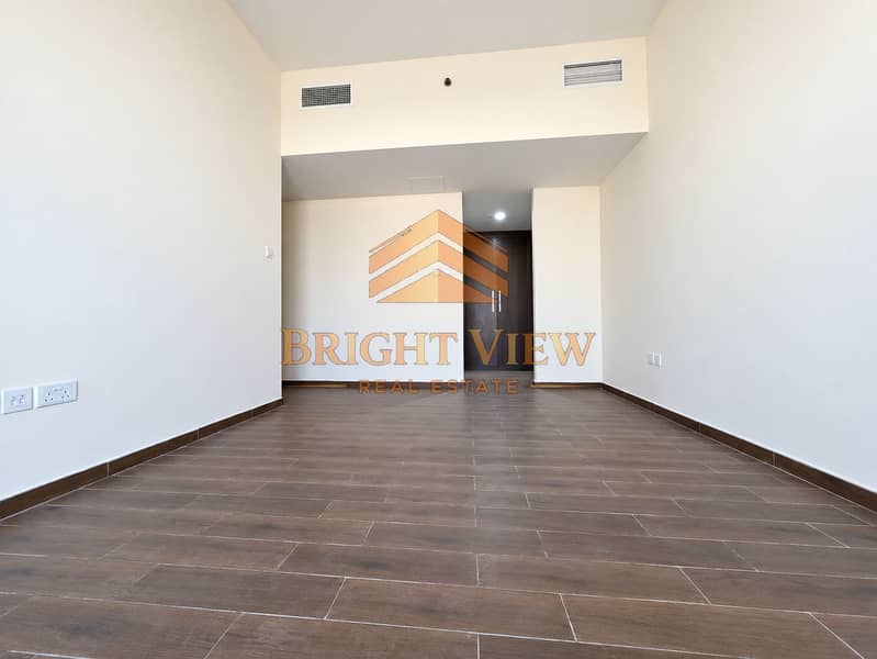 12 Light-filled apartment with seamless ceilings-3. png
