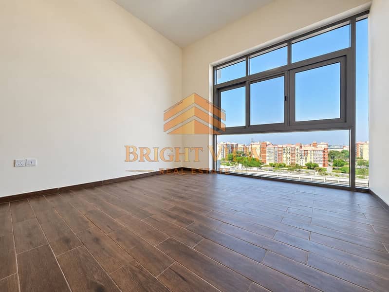 16 Bright vacant apartment interior-5. png