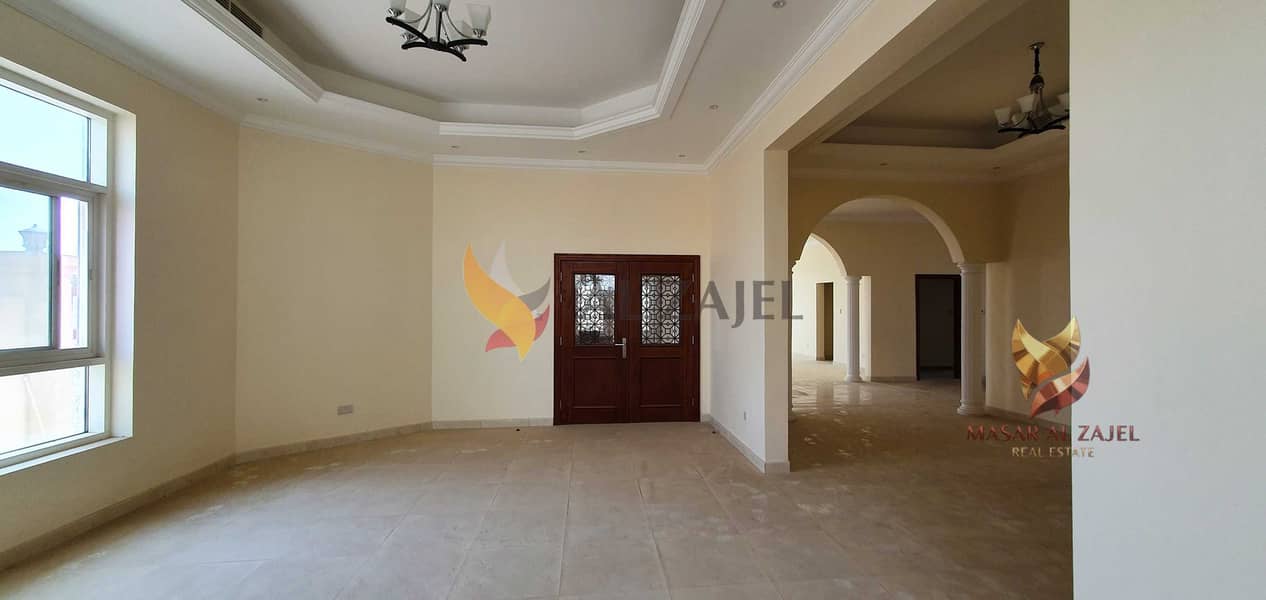 6 Living room 2-angle 1. jpg