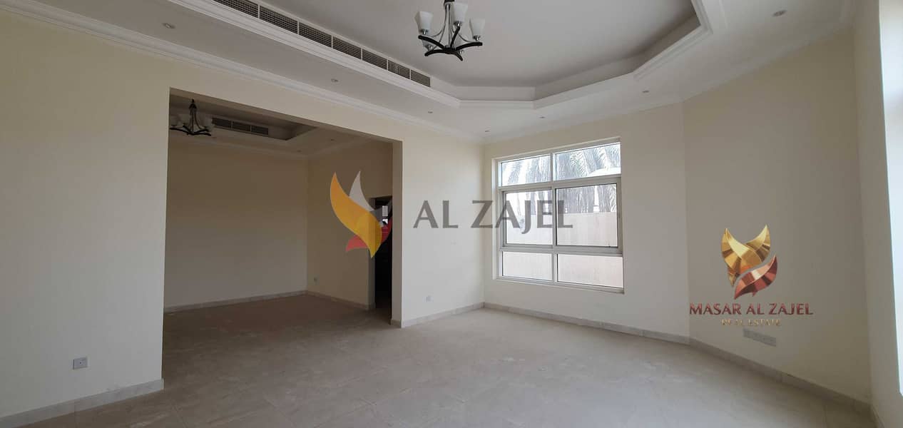 4 Living room 2-angle 2. jpg