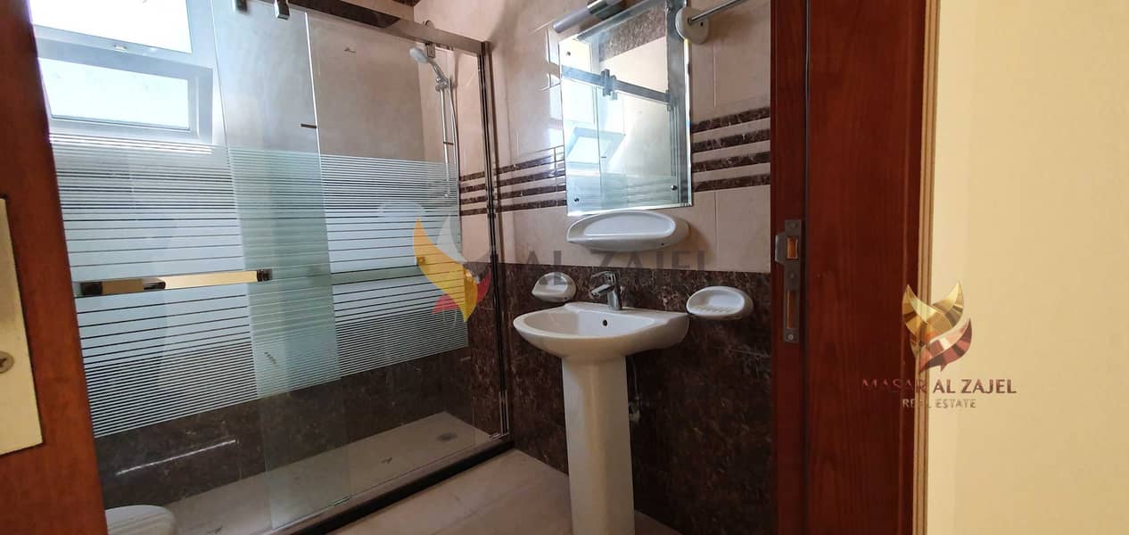 32 Room 3 bathroom. jpg