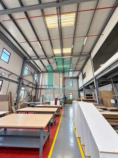 Warehouse in affitto a Jebel Ali, Dubai - Bright Organized Industrial Workshop. png