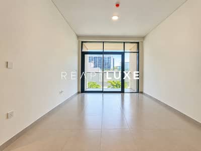 شقة 1 غرفة نوم للايجار في دبي هيلز استيت، دبي - Modern Apartment Living Room with Balcony Views. png