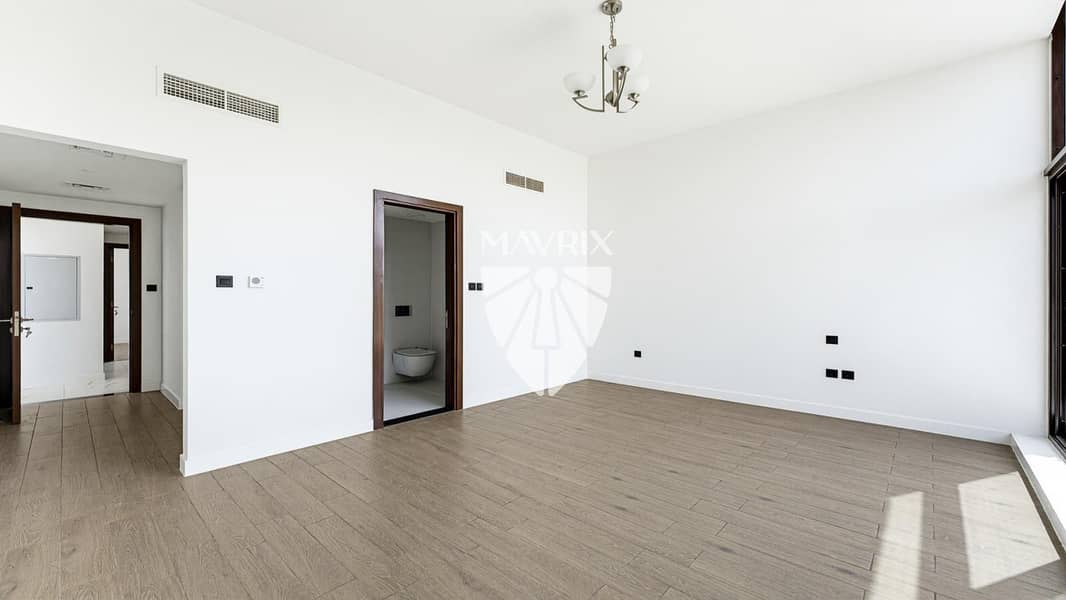 9 Image 9