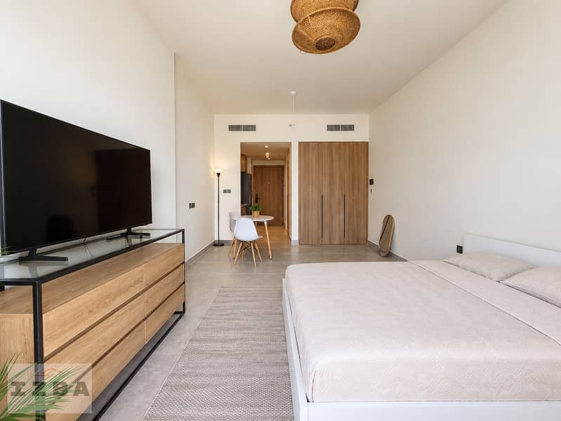 4 Minimalist Studio with Cosy Bed. png