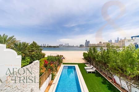 4 Bedroom Villa for Rent in Palm Jumeirah, Dubai - Fully Renovated | Direct Beach Access | Sea View