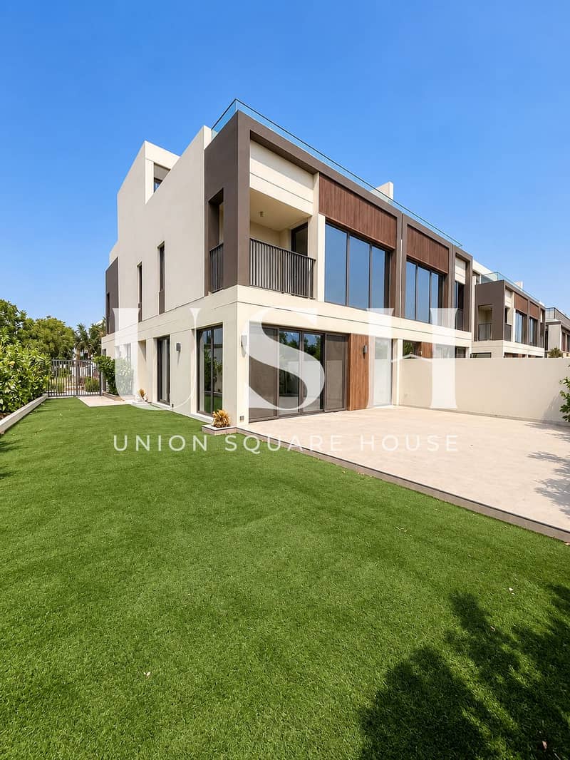 Modern Townhouse with Lawn and Patio. png Modern Townhouse with Lawn and Patio. png