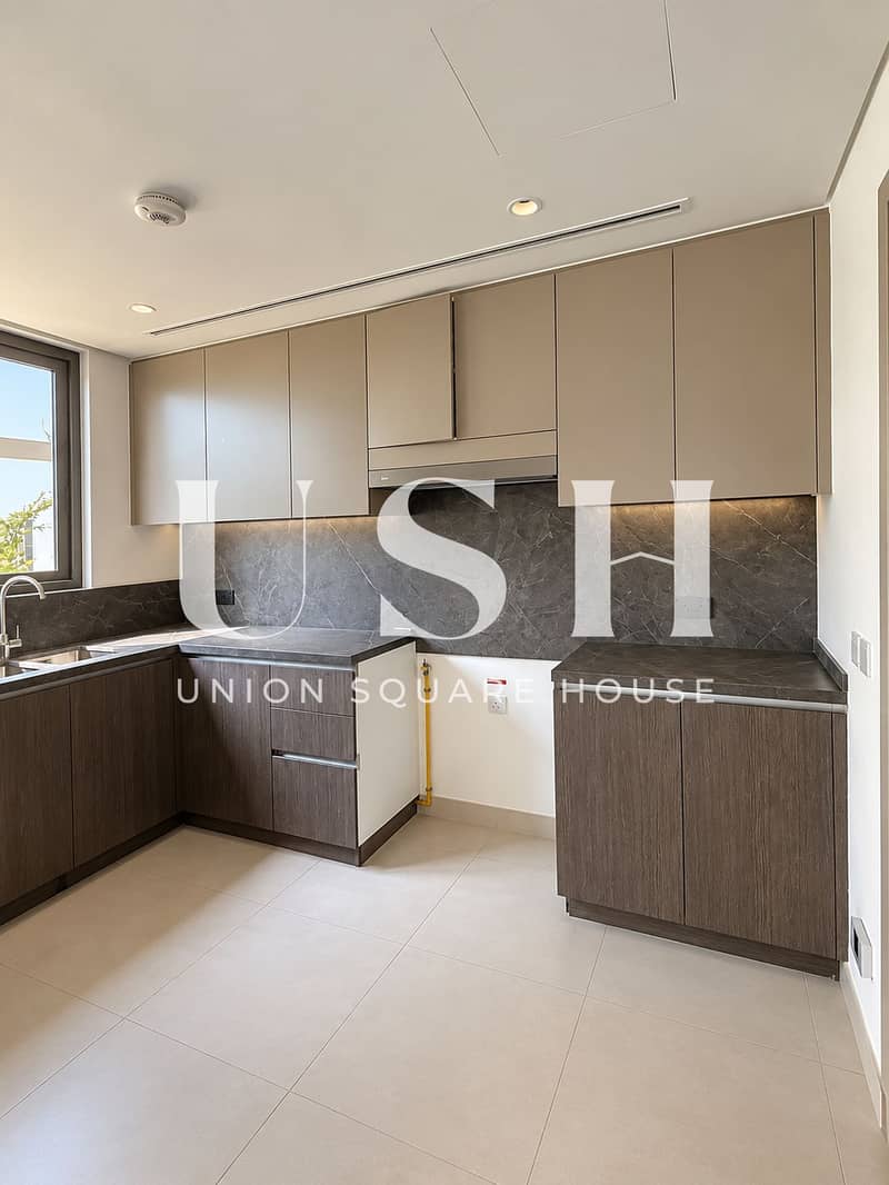 3 Modern Minimalist Kitchen Corner. png